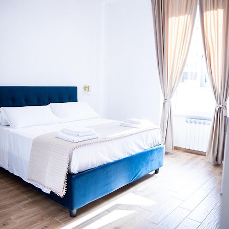 Dimora Diaz B&B Napoli Bagian luar foto
