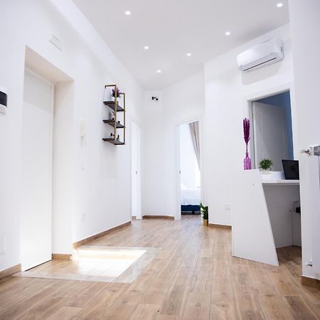 Dimora Diaz B&B Napoli Bagian luar foto