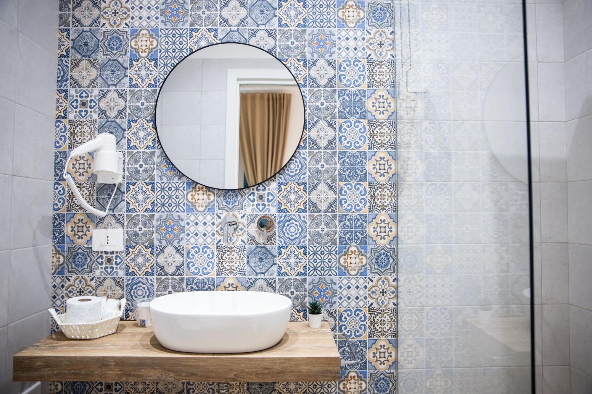 Dimora Diaz B&B Napoli Bagian luar foto