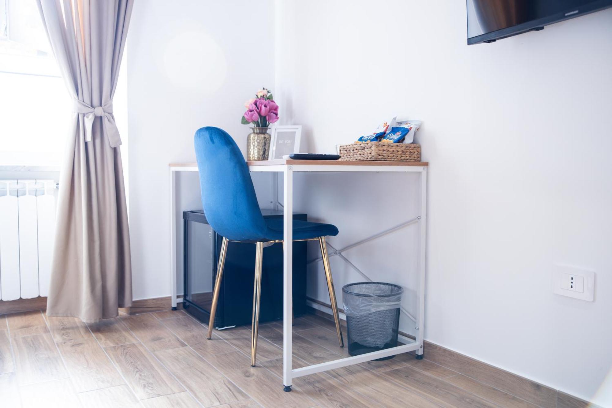 Dimora Diaz B&B Napoli Bagian luar foto